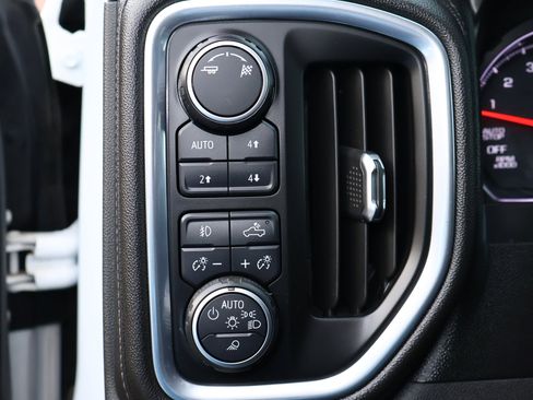 Used 2019 Chevrolet Silverado 1500 LTZ AWD/4WD image 13