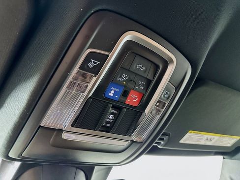 Used 2022 RAM 1500 Limited image 31