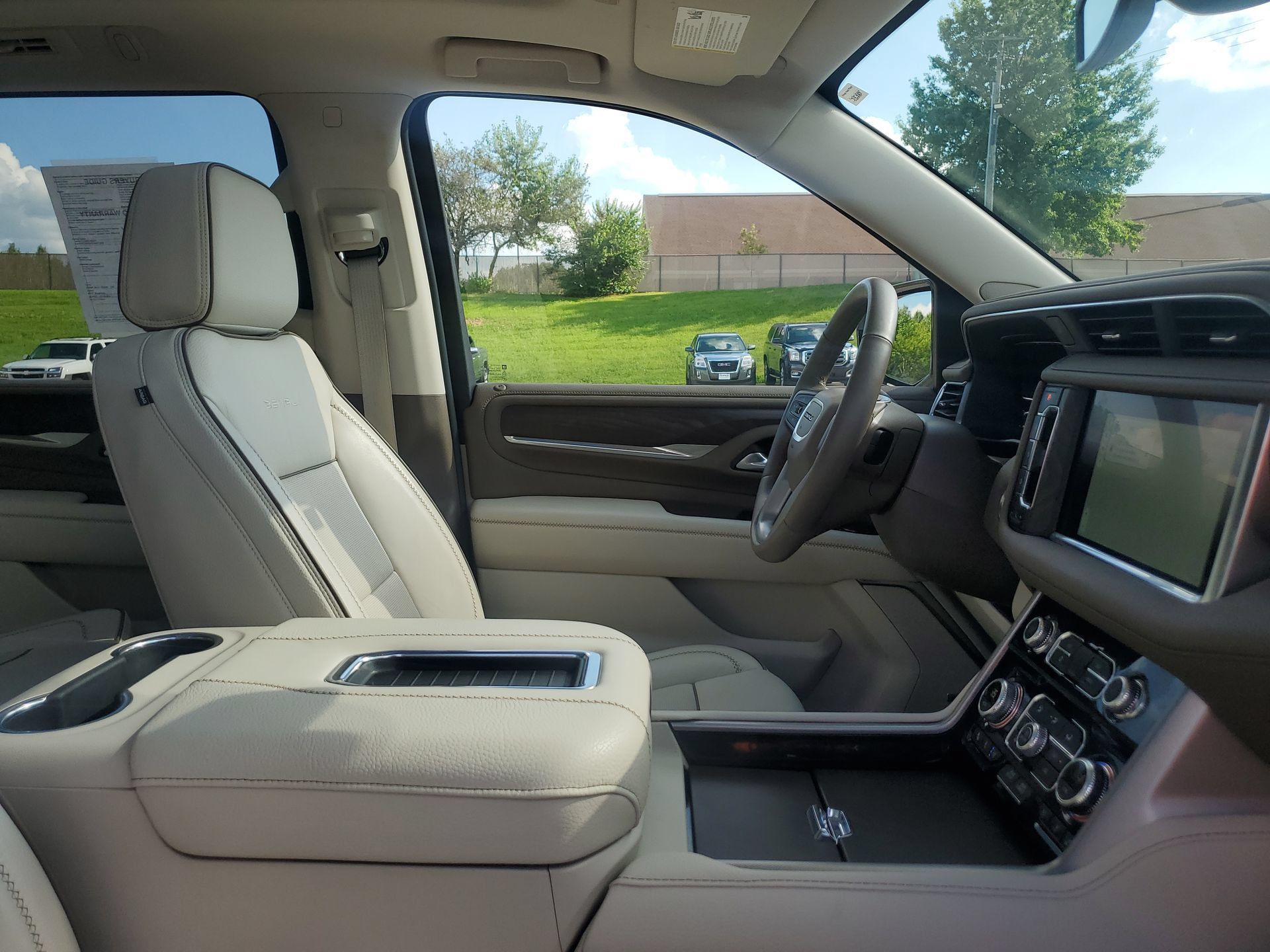 Used 2024 GMC Yukon Denali w/ Max Trailering Package AWD/4WD image 35