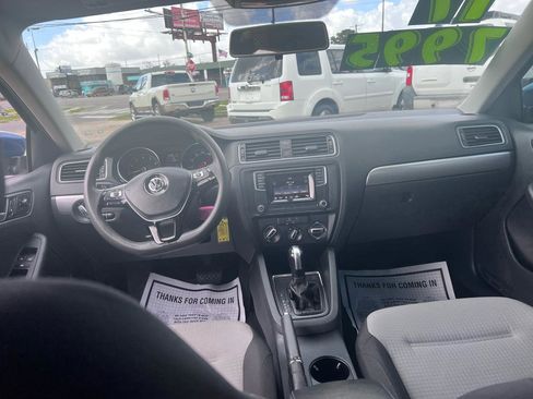 Used 2017 Volkswagen Jetta S image 8