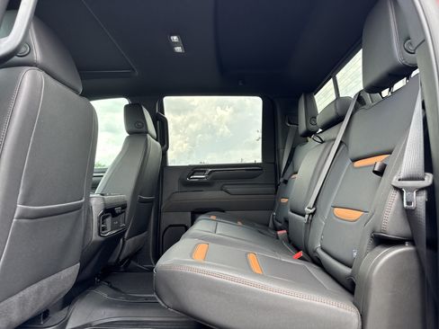 Used 2025 GMC Sierra 2500 AT4 w/ AT4 Premium Plus Package AWD/4WD image 32