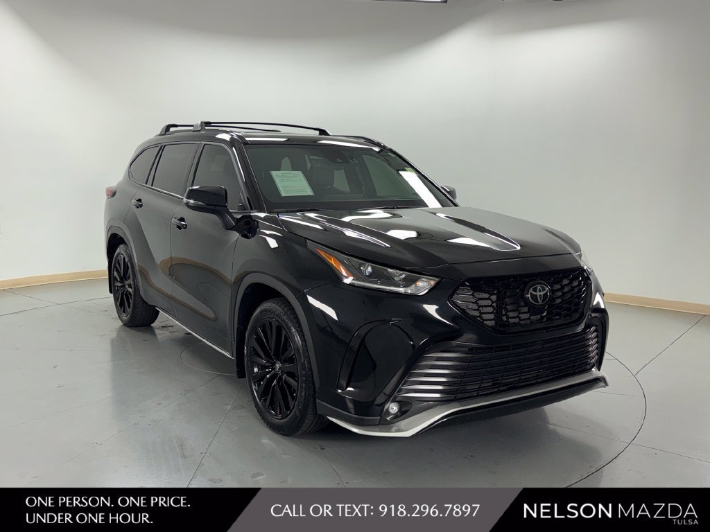 Used 2024 Toyota Highlander XSE FWD image 4