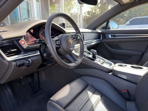 Used 2023 Porsche Panamera 4 Platinum Edition image 7