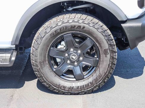 Used 2025 Ford Bronco Outer Banks AWD/4WD image 11