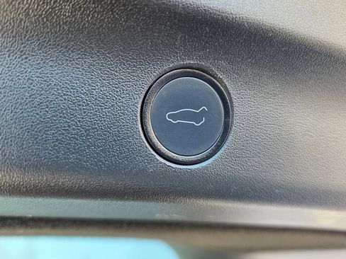 Used 2021 Tesla Model Y Long Range image 10