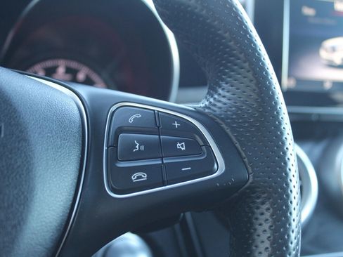 Used 2018 Mercedes-Benz GLC 300 4MATIC image 27