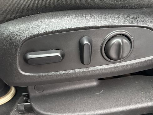 Used 2018 Chevrolet Equinox LT image 37