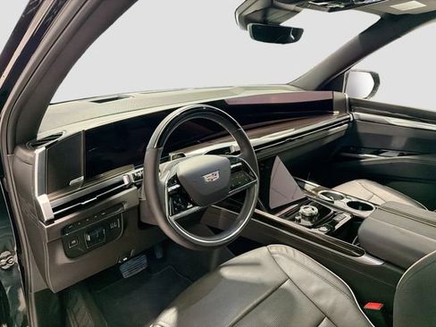 Used 2025 Cadillac Escalade ESV Premium Luxury image 9