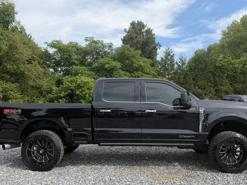 Used 2023 Ford F250 Platinum w/ FX4 Off-Road Package AWD/4WD image 8