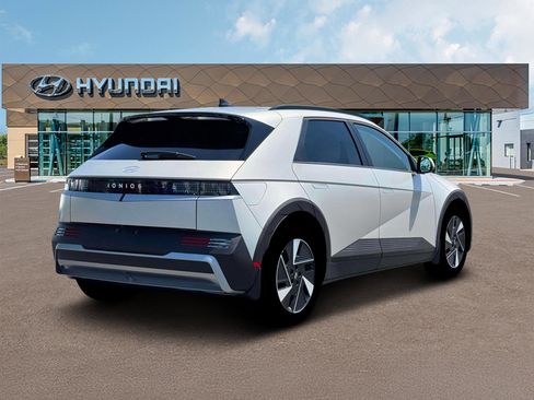 Used 2025 Hyundai Ioniq 5 SEL image 7
