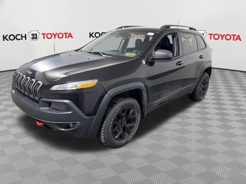 Used 2016 Jeep Cherokee Trailhawk w/ Leather Interior Group image 3