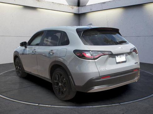 Certified 2025 Honda HR-V Sport image 6