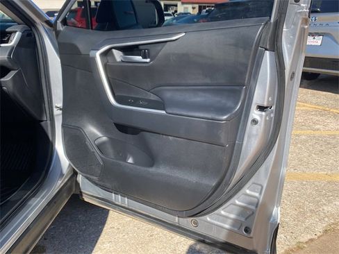 Used 2025 Toyota RAV4 XLE image 10