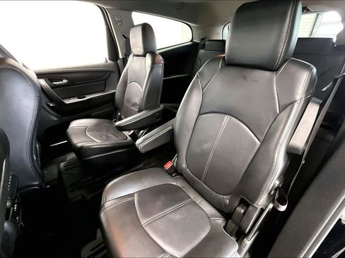 Used 2015 Chevrolet Traverse LT w/ LPO, 'HIT The Road' Package AWD/4WD image 27