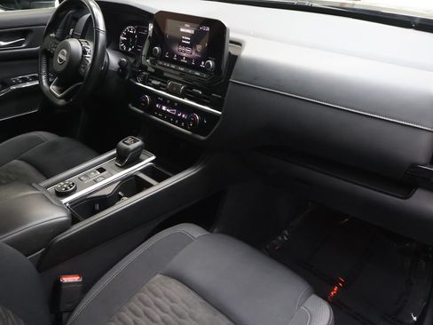 Used 2022 Nissan Pathfinder SV AWD/4WD image 10