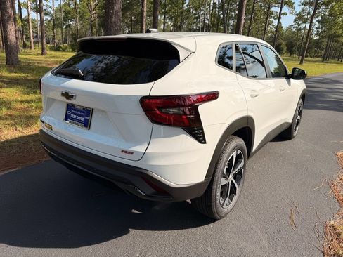 New 2026 Chevrolet Trax RS FWD image 5