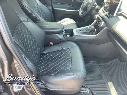 Used 2024 Toyota RAV4 SE w/ Convenience Package AWD/4WD image 18
