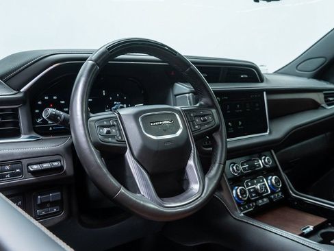 Used 2024 GMC Yukon XL Denali Ultimate AWD/4WD image 12