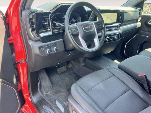 Used 2024 GMC Sierra 1500 Elevation w/ X31 Off-Road Package AWD/4WD image 11