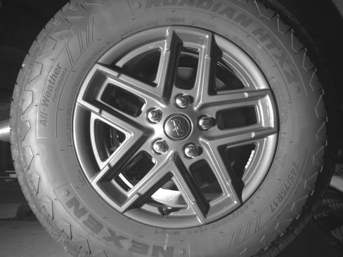 Used 2025 Jeep Wrangler Unlimited Sport AWD/4WD image 15