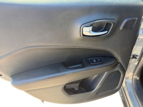 Used 2021 Jeep Compass Limited w/ Sun and Sound Group AWD/4WD image 14