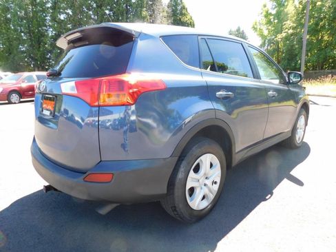 Used 2013 Toyota RAV4 LE AWD/4WD image 2