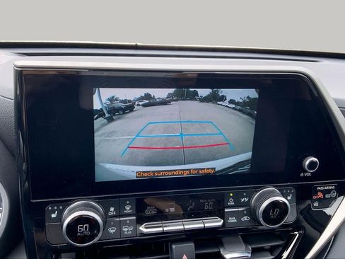 Used 2026 Toyota Highlander XLE AWD/4WD image 29