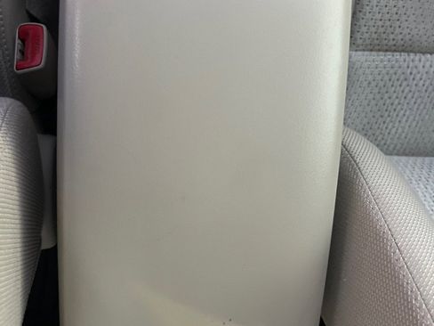 Used 2014 Toyota Camry LE image 34