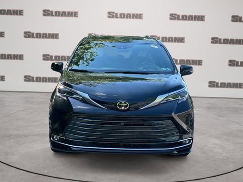 New 2026 Toyota Sienna Platinum AWD/4WD image 8