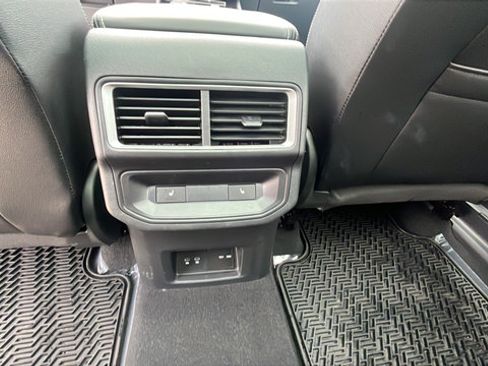 Used 2024 Volkswagen Atlas Cross Sport SEL AWD/4WD image 23