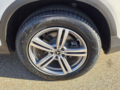 Certified 2022 Mercedes-Benz GLC 300 image 23