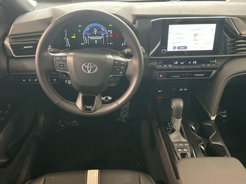 Used 2026 Toyota Camry SE FWD image 15