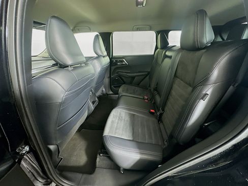 Used 2025 Mitsubishi Outlander SE AWD/4WD image 27