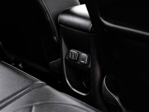 Used 2016 GMC Canyon SLT image 37