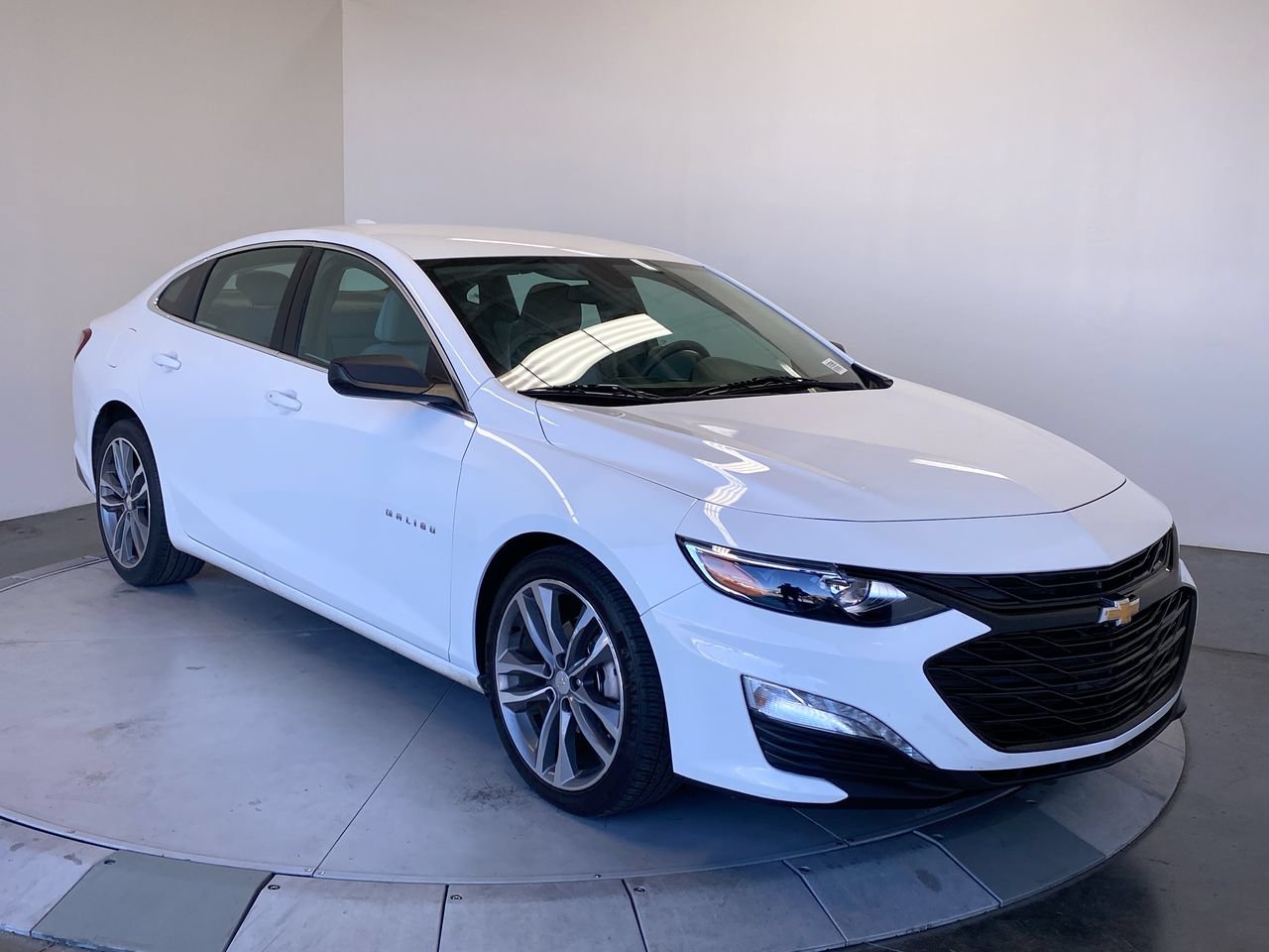 Used 2022 Chevrolet Malibu LT FWD image 7