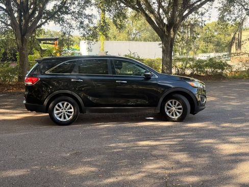 Used 2016 Kia Sorento L FWD image 4
