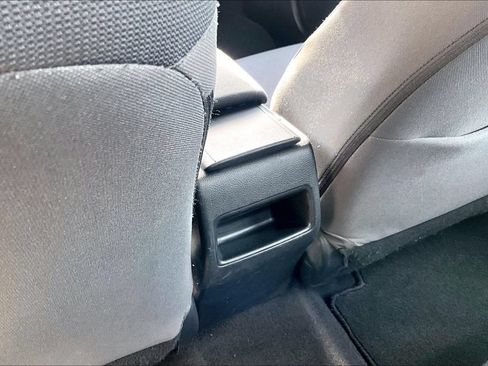 Used 2021 Toyota Corolla LE FWD image 31