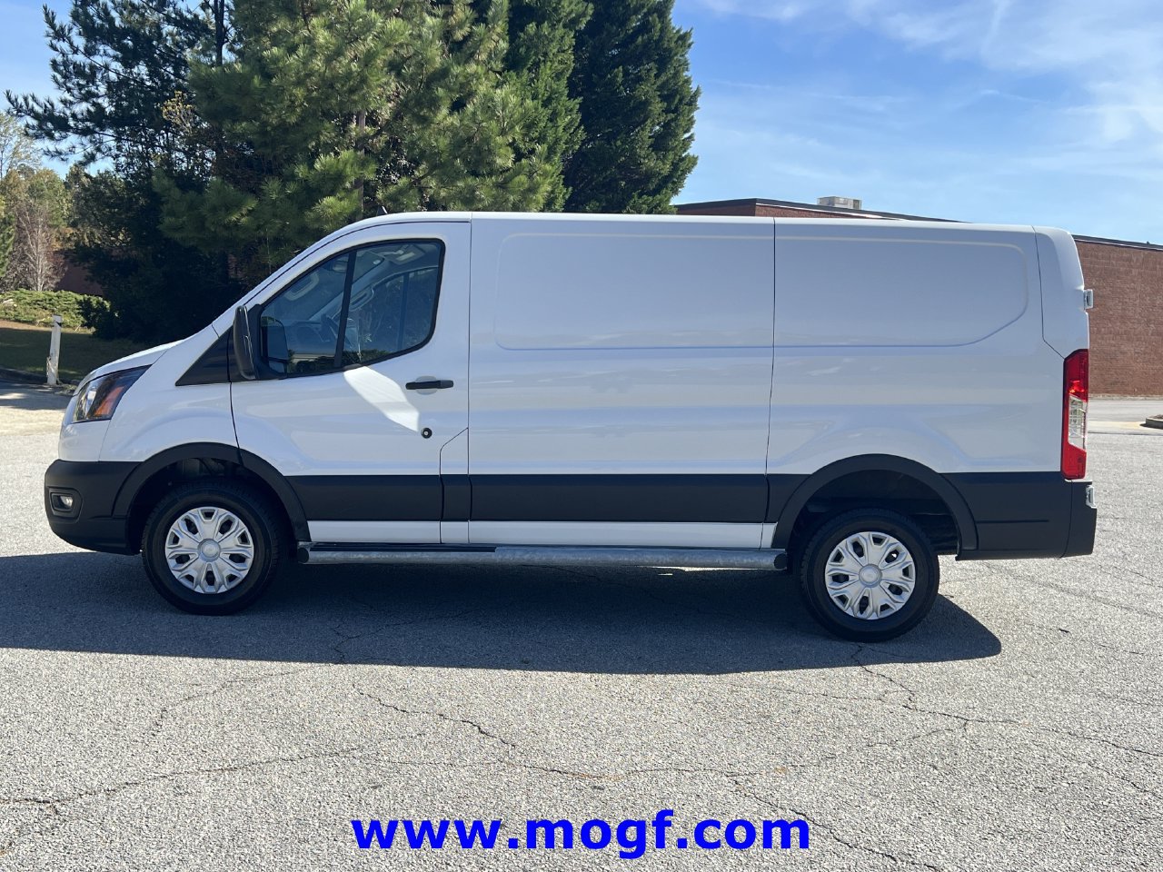 Used 2025 Ford Transit 250 Low Roof w/ Exterior Upgrade Package RWD image 23