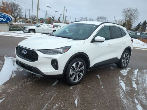 Certified 2024 Ford Escape Platinum image 4