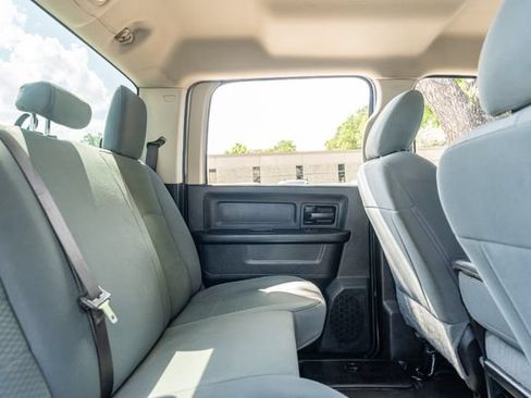Used 2018 RAM 2500 Tradesman w/ Chrome Appearance Group AWD/4WD image 39
