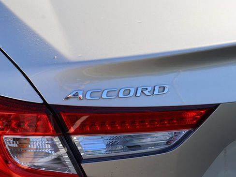Used 2020 Honda Accord Touring image 8