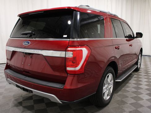 Used 2018 Ford Expedition XLT w/ Equipment Group 202A AWD/4WD image 33