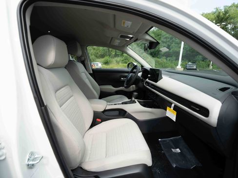 New 2026 Honda HR-V LX image 27