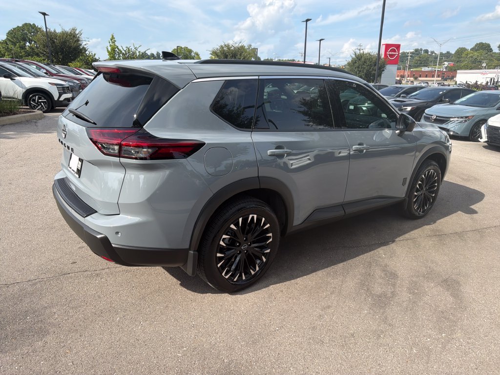 Used 2026 Nissan Rogue Dark Armor FWD image 7