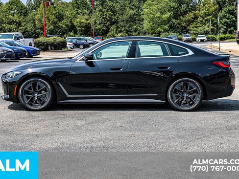 Used 2025 BMW i4 xDrive40i w/ Parking Assistance Package image 9