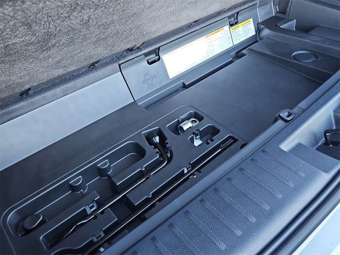 Used 2023 Toyota Highlander Platinum image 31