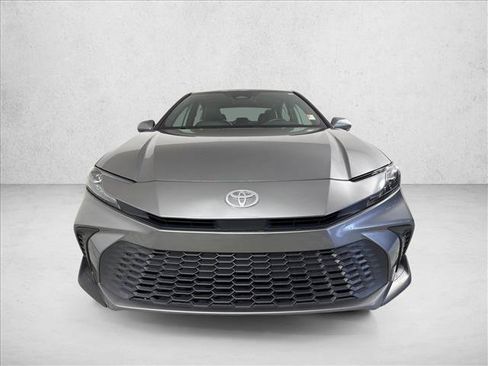 Used 2025 Toyota Camry SE FWD image 8