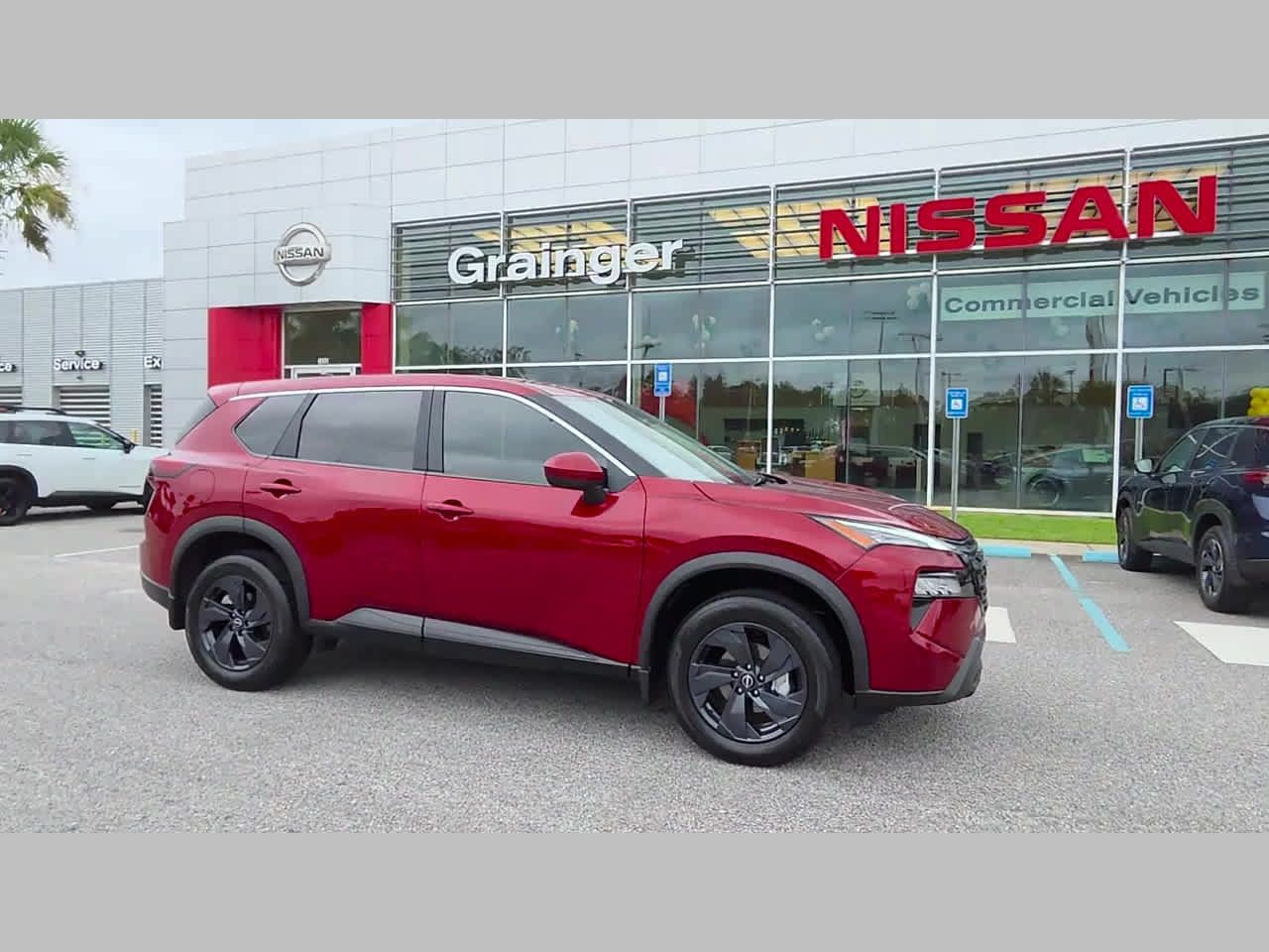 Used 2026 Nissan Rogue SV FWD image 17