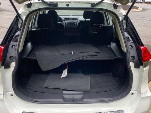 Used 2020 Nissan Rogue S FWD image 28