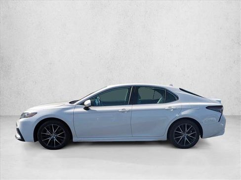 Used 2024 Toyota Camry SE w/ Convenience Package FWD image 8
